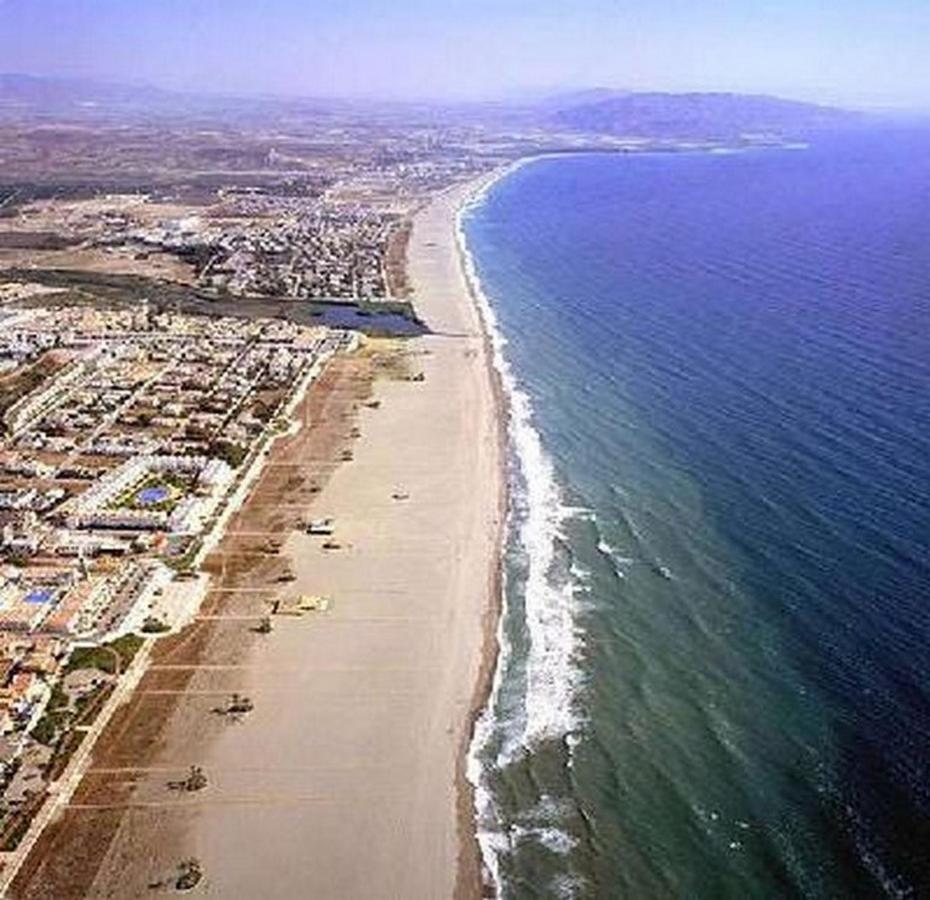 Homes of Spain, Casa Duplex Playas del Sur, 400m del mar , WIFI Playas de Vera Exterior foto